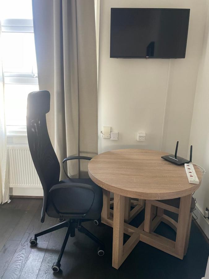 Апартаменты Entire Luxurious Flat Sleeps 4 Persons Лондон Экстерьер фото