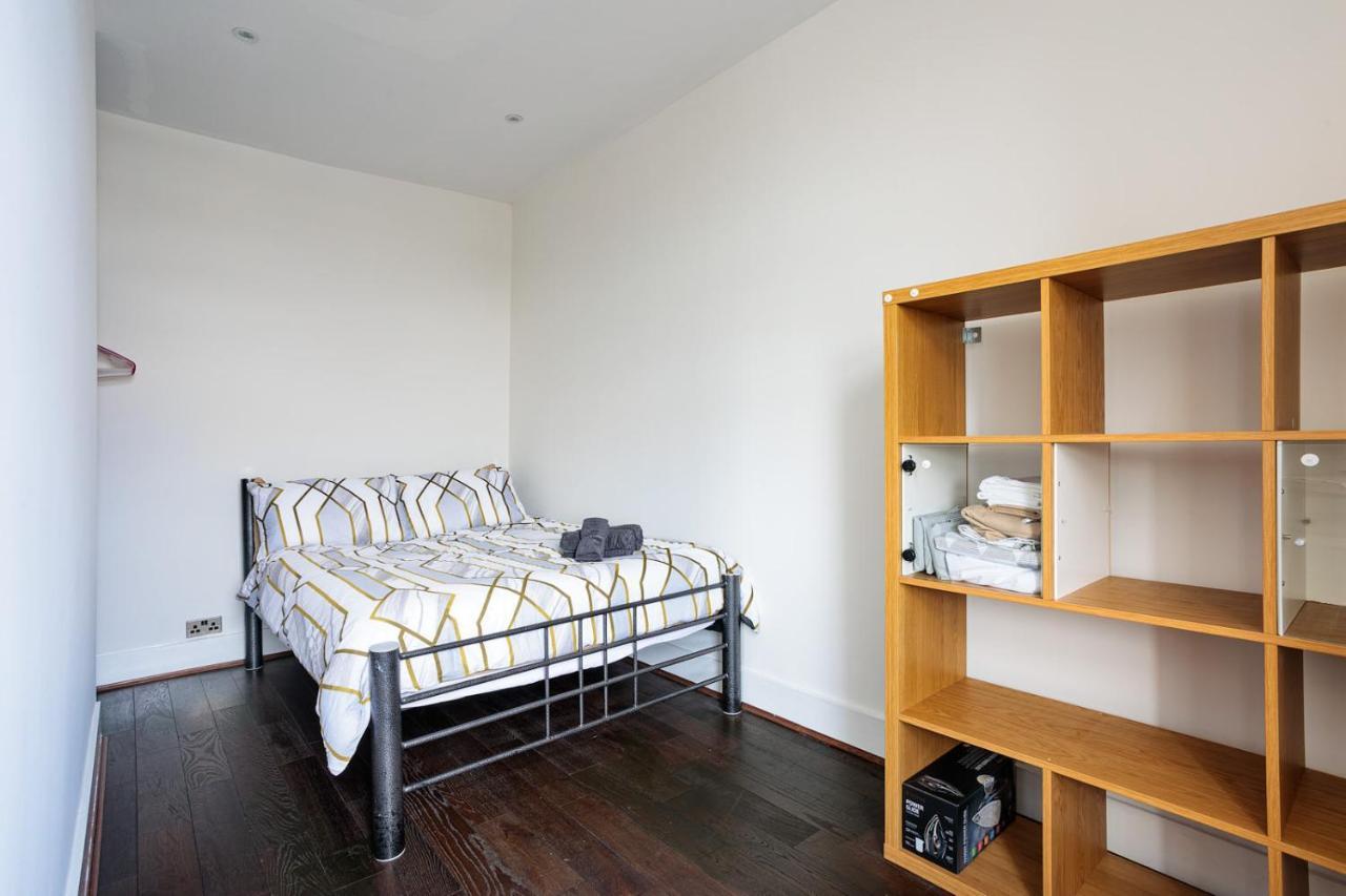 Апартаменты Entire Luxurious Flat Sleeps 4 Persons Лондон Экстерьер фото