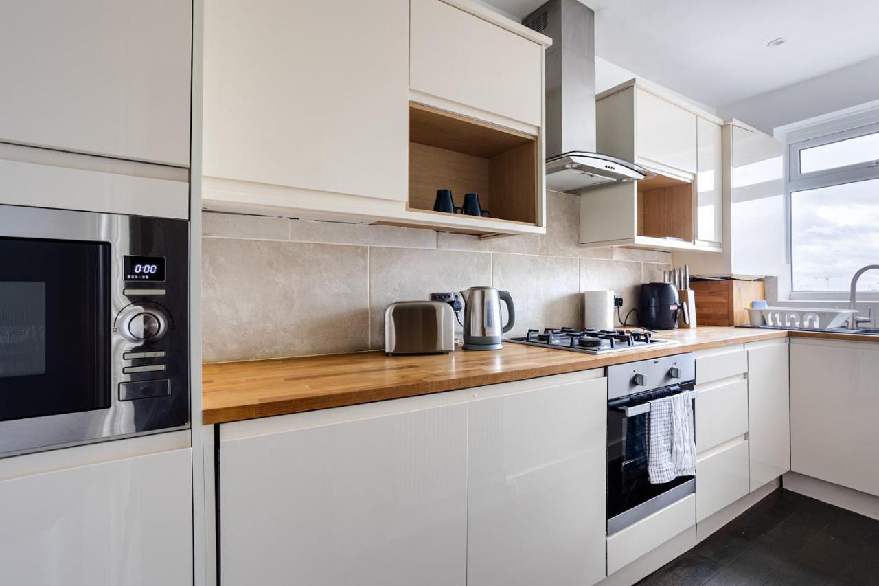 Апартаменты Entire Luxurious Flat Sleeps 4 Persons Лондон Экстерьер фото